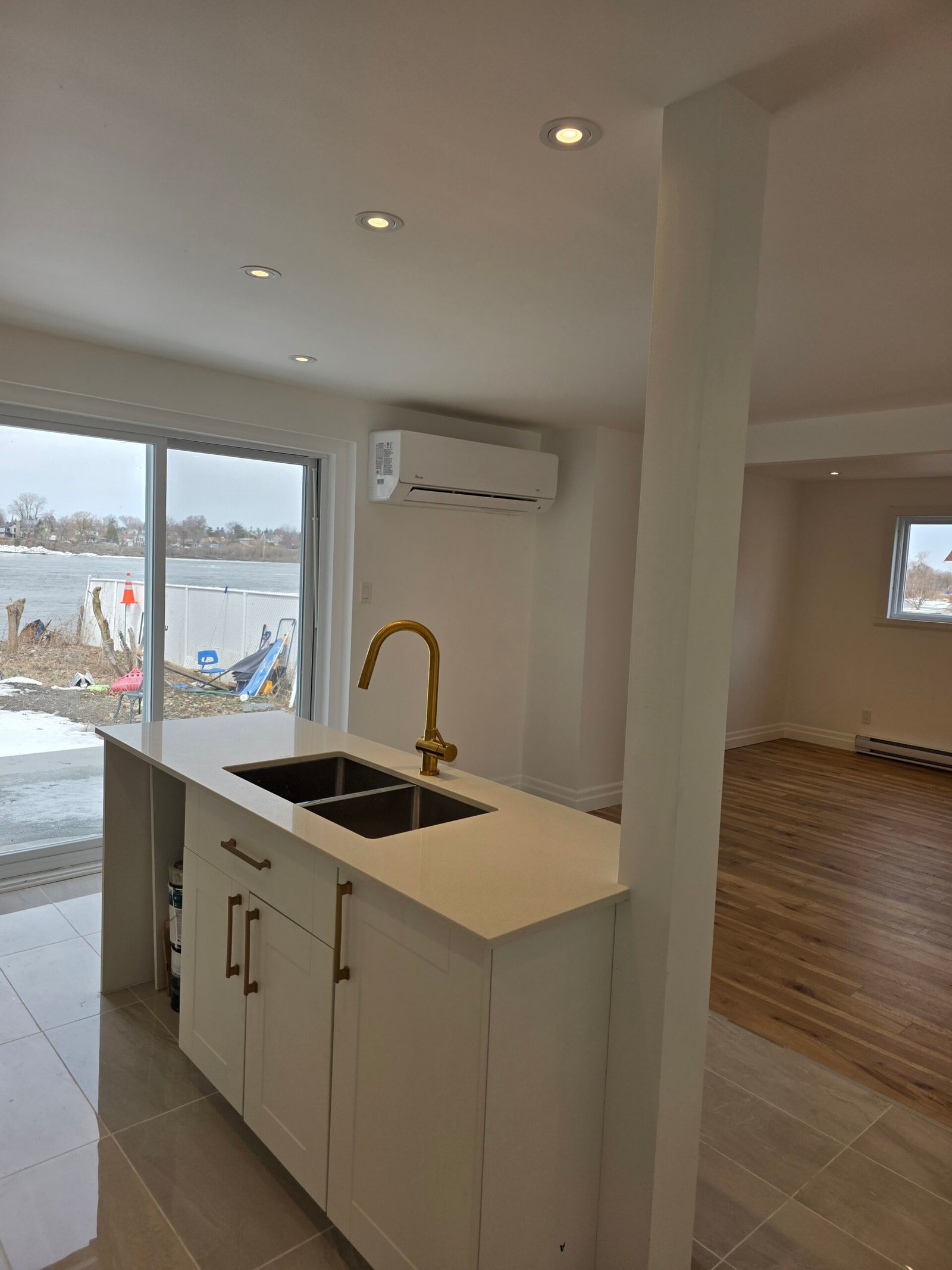 9375 Gouin E. property photo 8