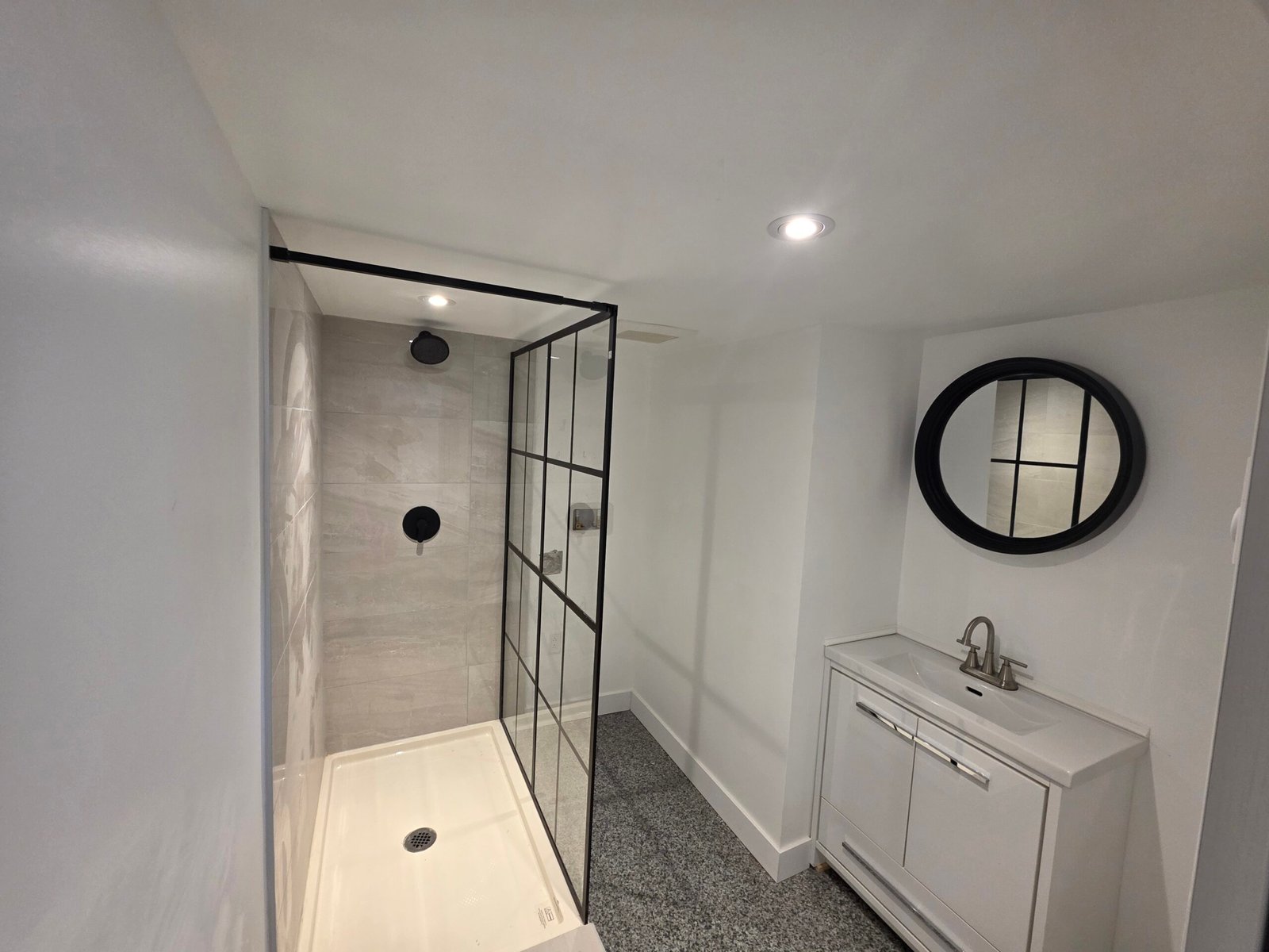 Basement living space at 9375 Gouin E.